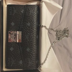 BRAND NWT MCM wallet on chain